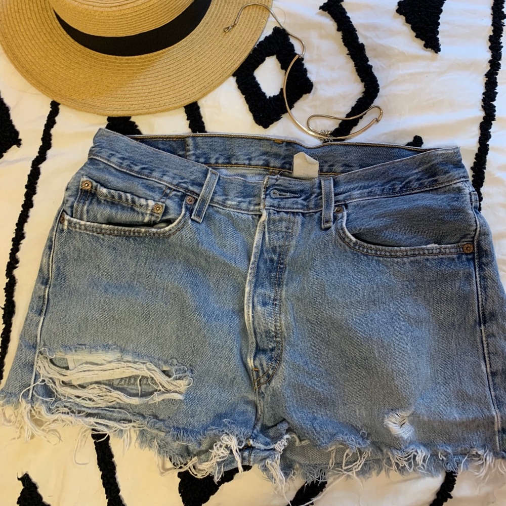 ❌❌S O L D❌❌Vintage Levi’s shorts.